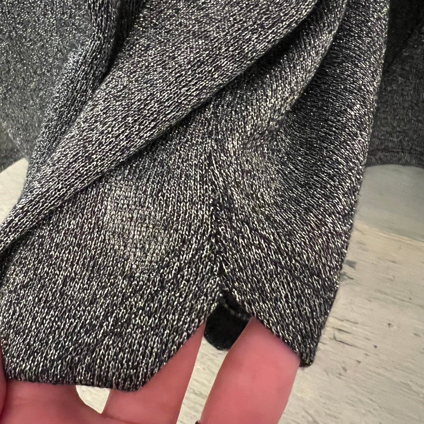 Faded Glory Metallic Silver Black Vneck Hi/Lo Knit Top Size 2XL Good Condition