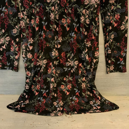 BCBGeneration Dress VNeck Pockets Floral Print Medium Like New