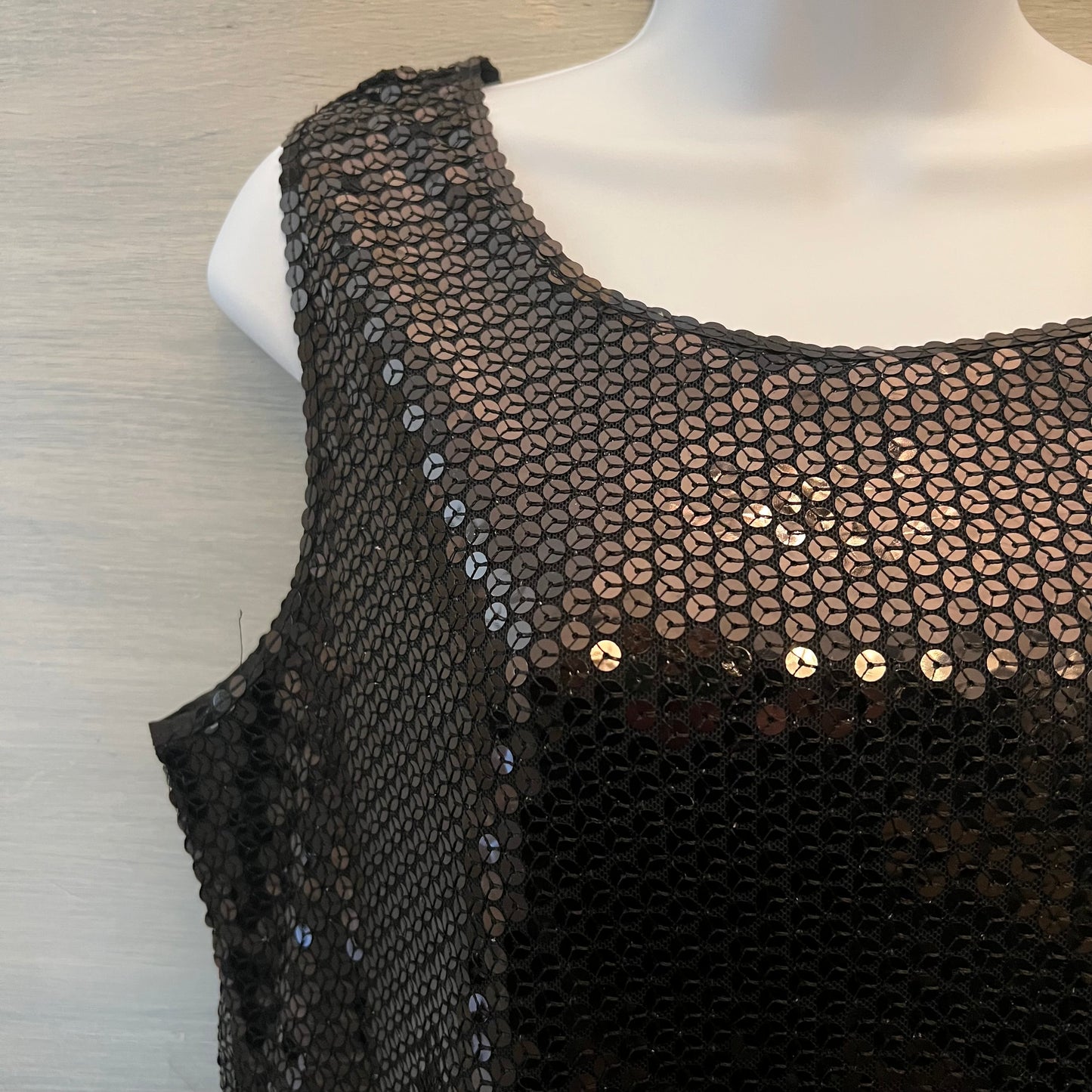 Michelle Antonelli Black Sequined Lined Tank Top Blouse Size Large Good Condition