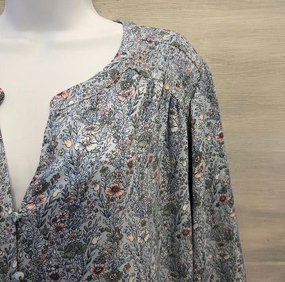 Rose + Olive Sky Blue Floral Print Vneck Button Down High Low Blouse Size 2x Good Condition