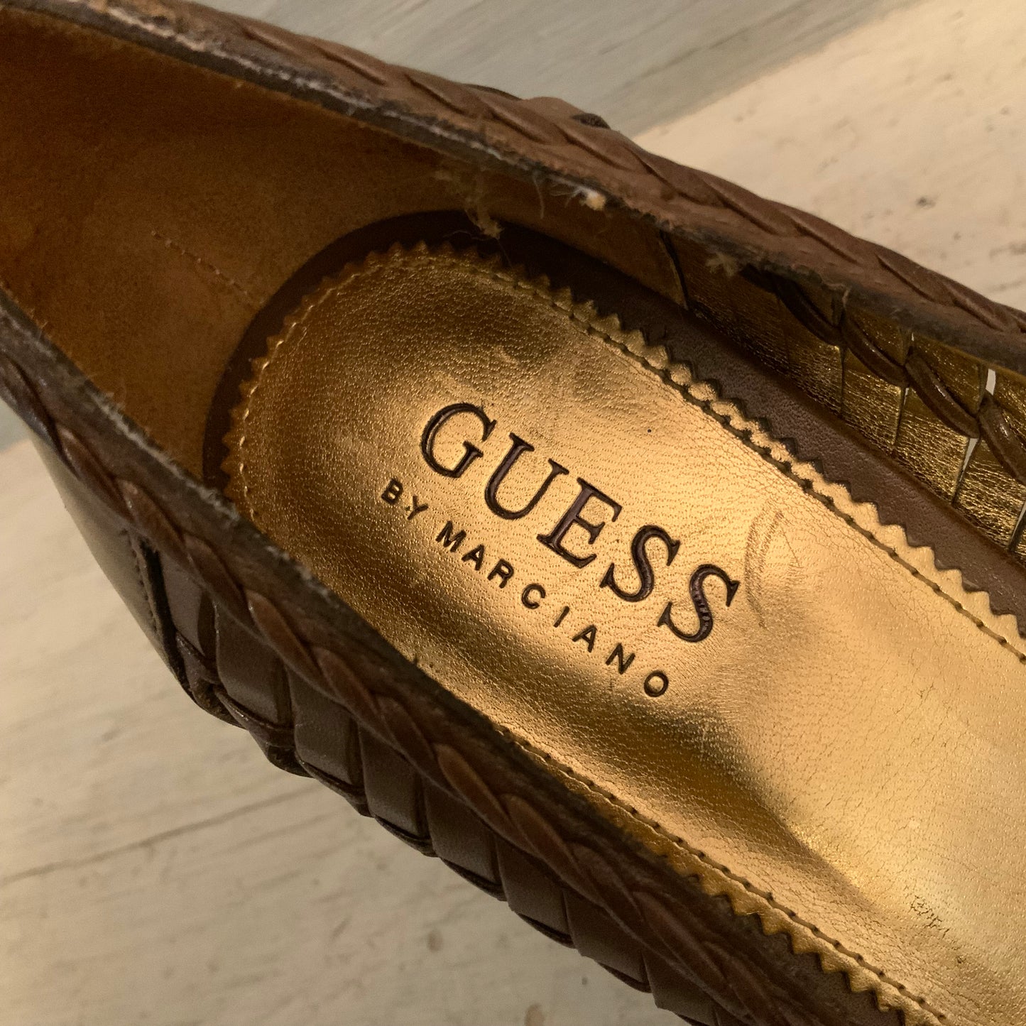Guess Woven Leather Brown Platform Peep Toe Pump High Heels Size 7.5M Good Condition