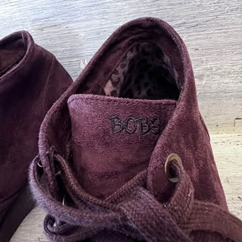 BOBS from Sketchers Memory Foam Brown Faux Suede Wedge Ankle Boot Booties Size 9.5 Good Condition