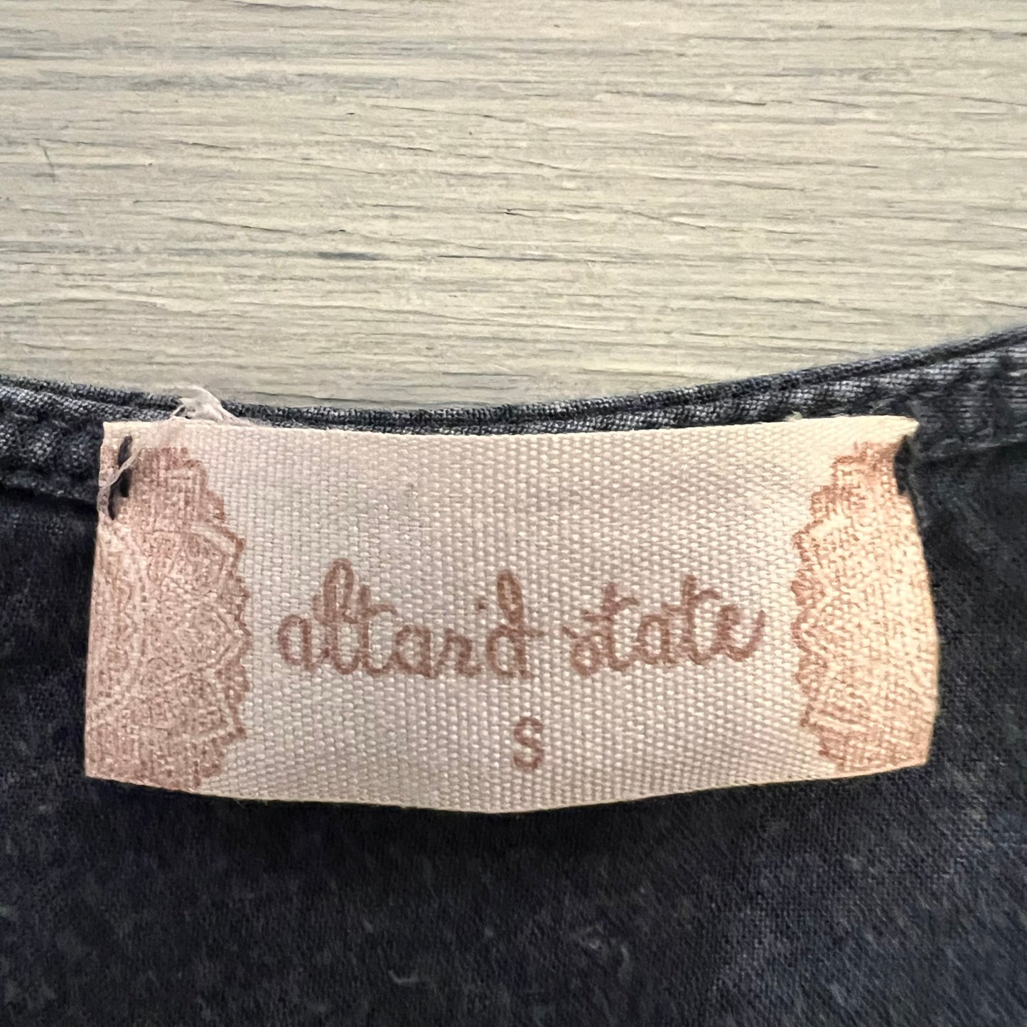 Altar’d State Dark Grey Boho Peasant Blouse Small Good Condition
