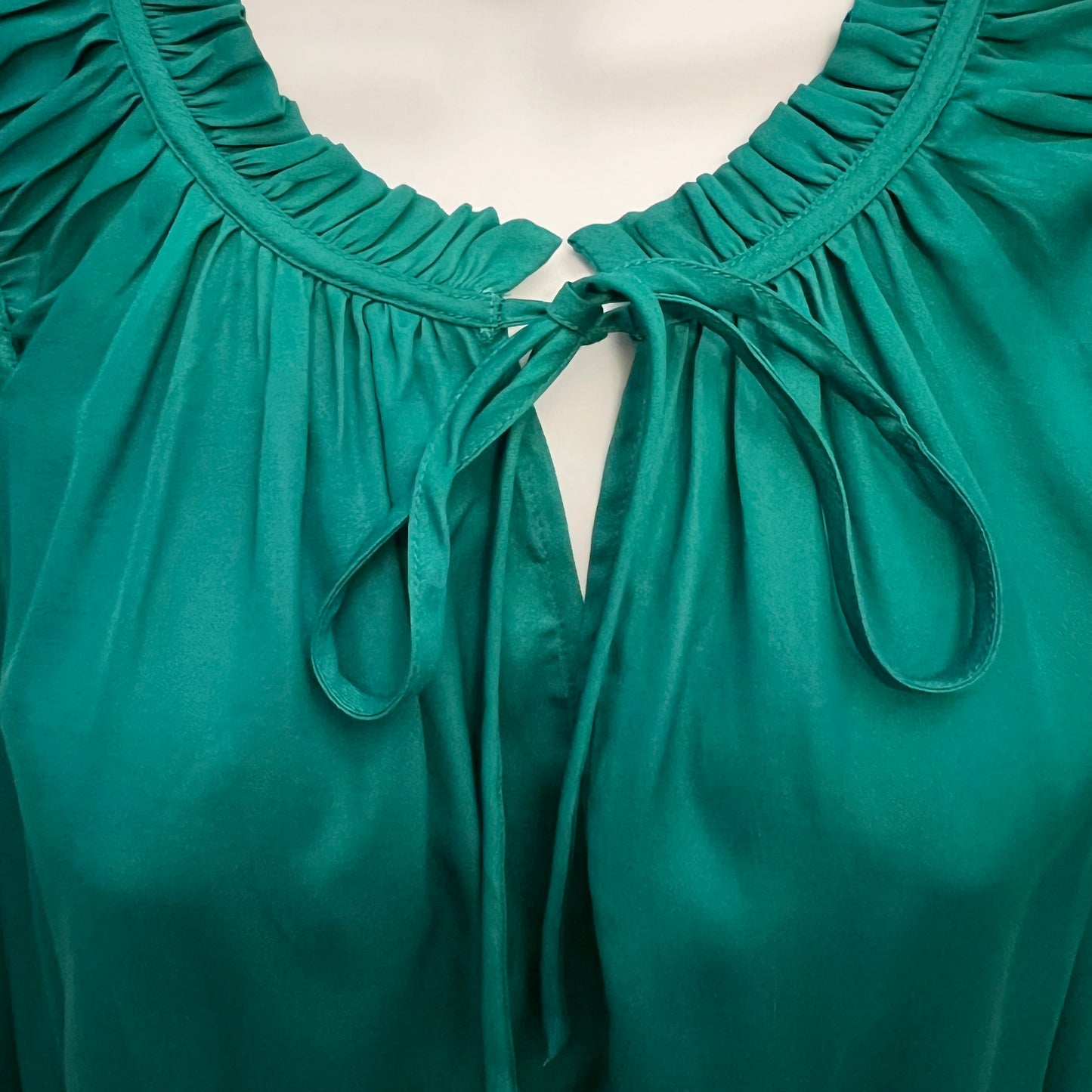 Loft Green Gathered Tie Neck Blouse Smock Size Medium Good Condition