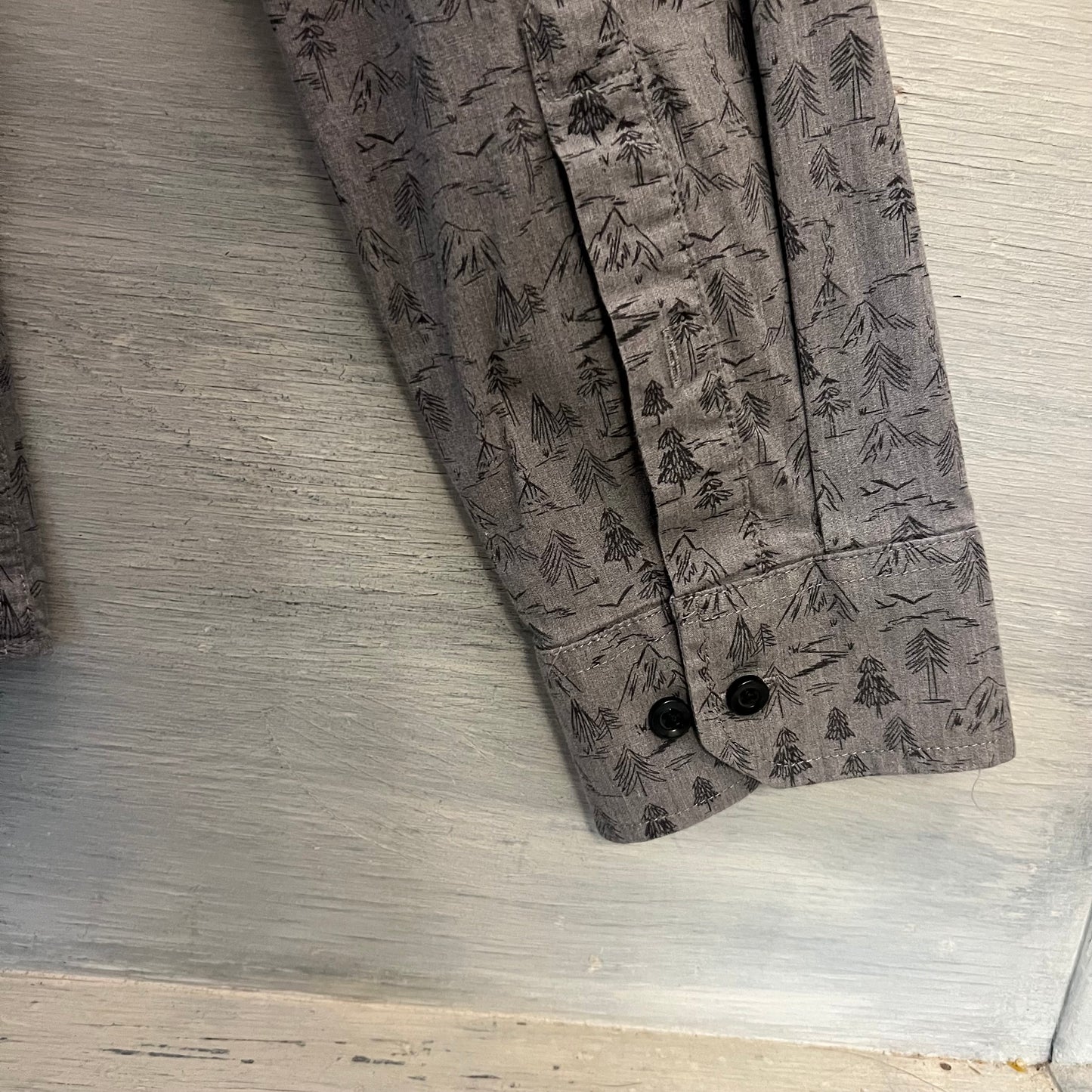 Goodfellow Northrop Slim Fit Gray Nature Print Button Down Shirt Size XL Good Condition
