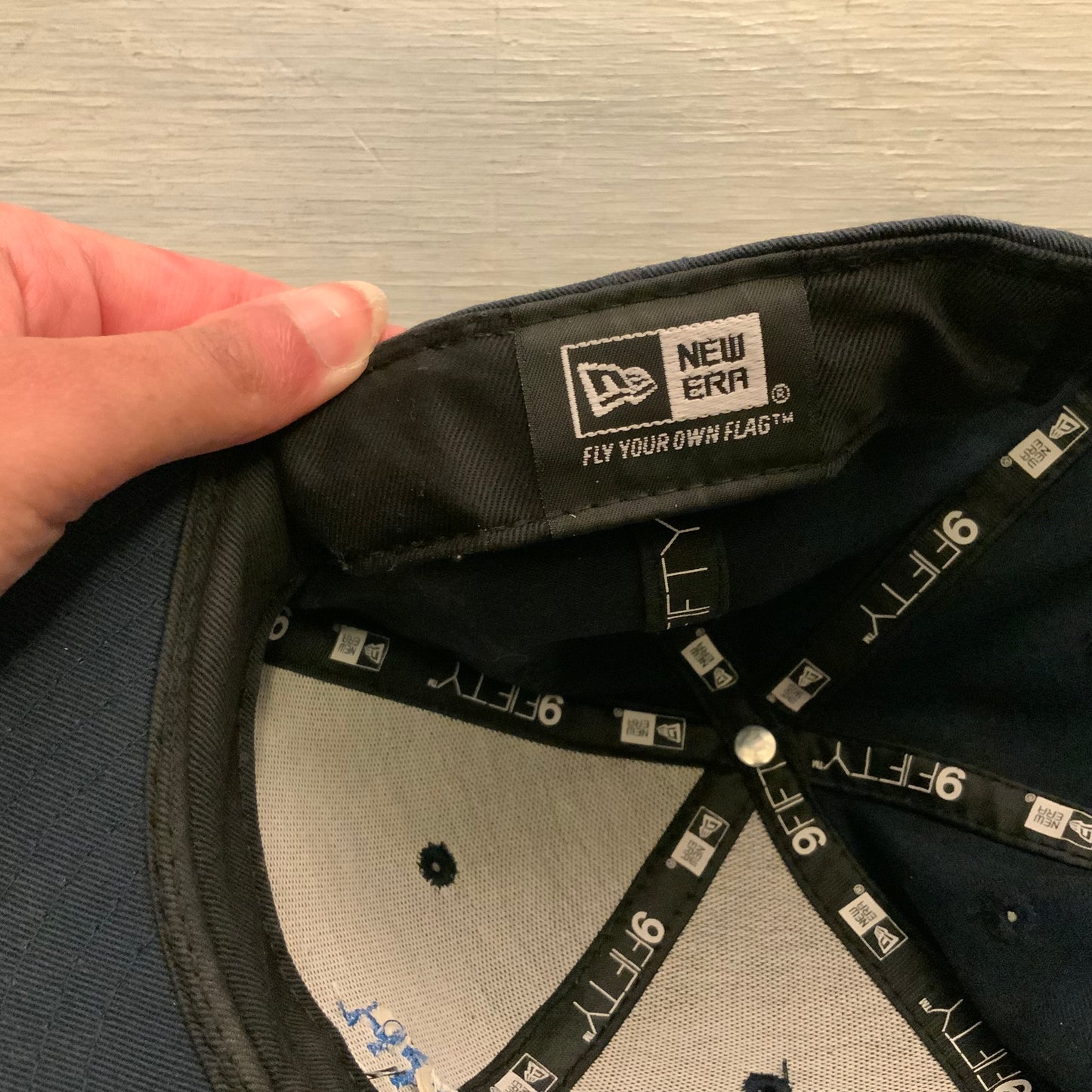 New Era On the Hook Fishwear 9Fifty Navy Embroidered Fish Snapback Ballcap One Size Fits Most Good Condition