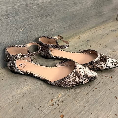 Madison Faux Snakeskin Flat Shoe Size 7.5 Like New