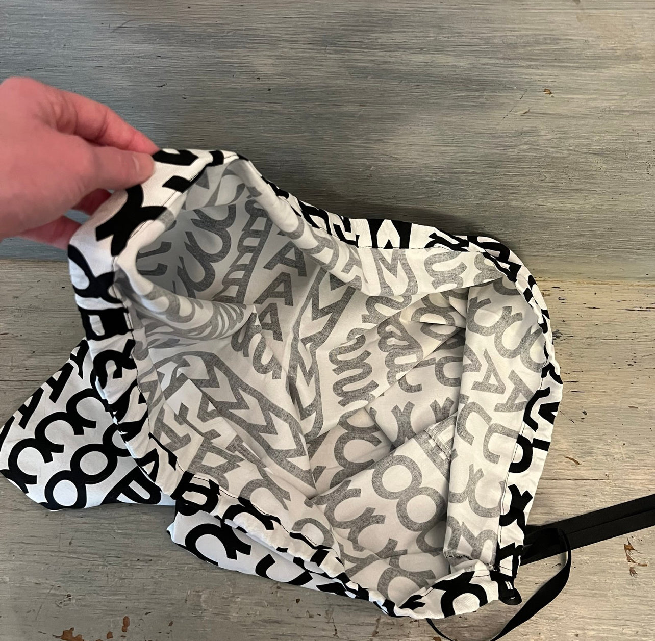 Marc Jacob’s Black White Drawstring Bag 25x21 Like New