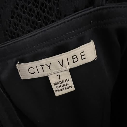 City Vibe Navy Blue Long Sleeve Lace Top Fit & Flare Dress Size 7 Like New