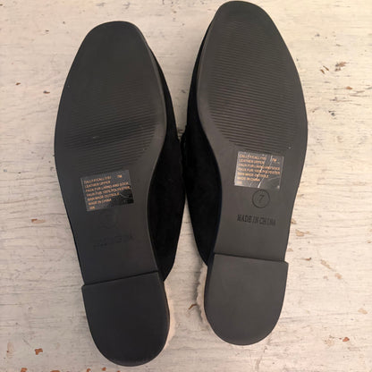 Steve Madden Black Suede Cally Mule Loafers with Chunky Chain Accent Size 7 Good Condition