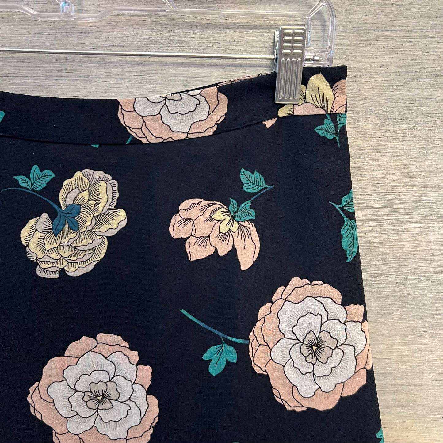Loft Navy Blue Pink Flower Print Flowy Ruffled A-line Skirt Size 2 Like New