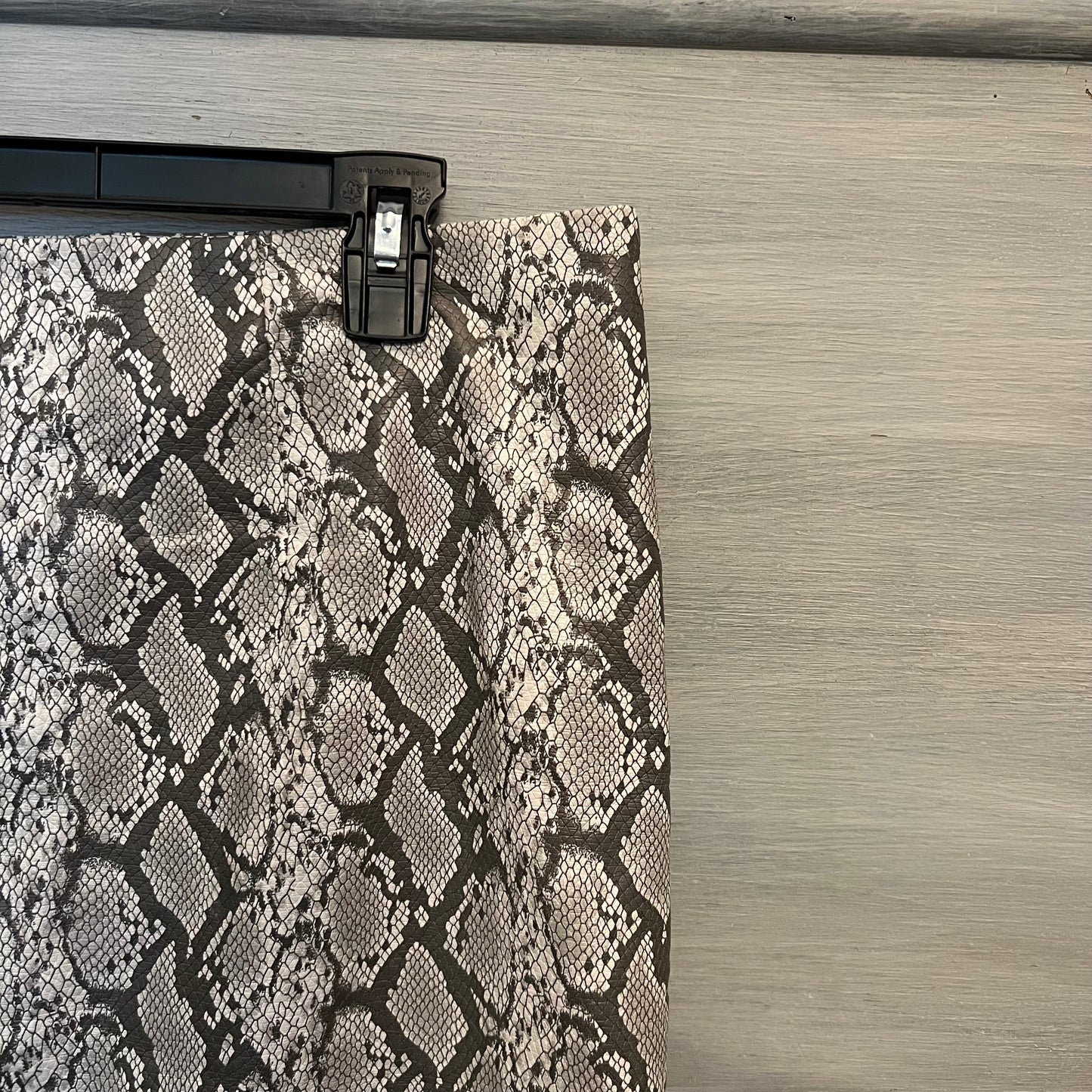 Vintage Jacqueline Smith Faux Snakeskin Leather Pencil Skirt XL Like New