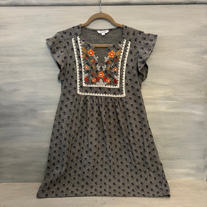 THML Embroidered Flower Lace Grey Floral Knit Mini Dress Large Good Condition