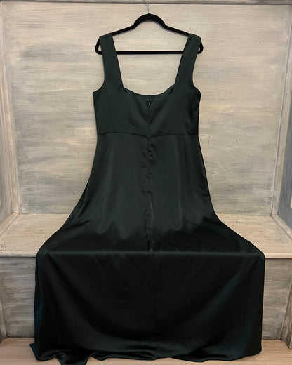 VOW’D Bridesmaids Dark Forest Green Satin Sleeveless Bridesmaid Dress Size 16 Good Condition