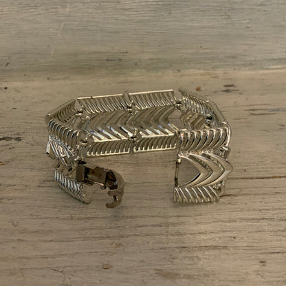 Vintage Coro "Pegasus" Silver Tone Interlocking Geometric Cuff Bracelet 7.5" Good Condition