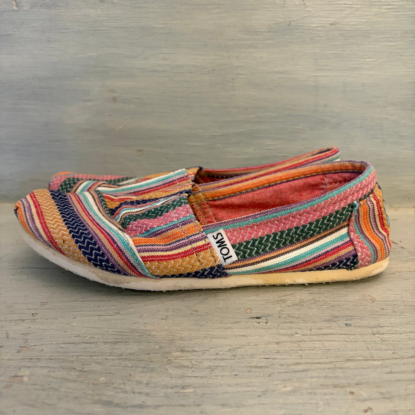 Tom’s Women’s Colorful Canvas Flat Slip On Shoe Size 7 Good Condition