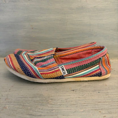 Tom’s Women’s Colorful Canvas Flat Slip On Shoe Size 7 Good Condition