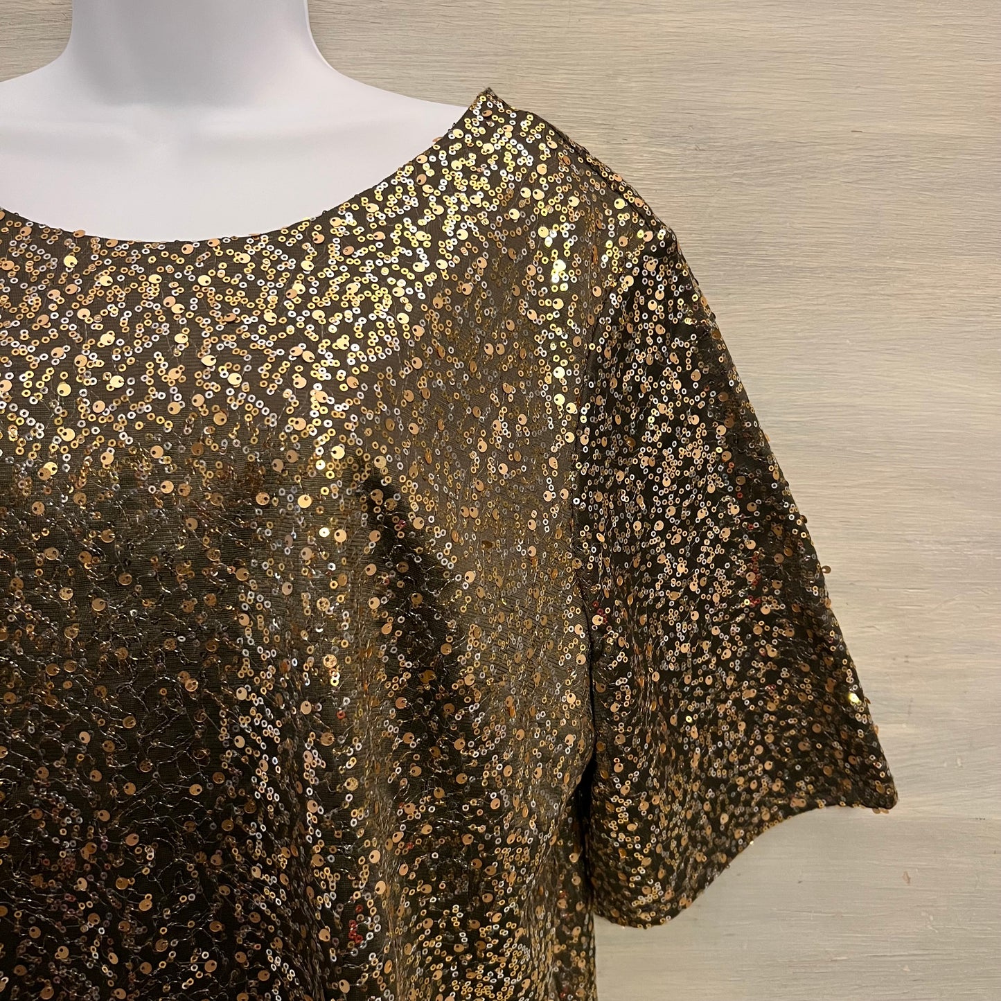 Cato Gold Silver Sequined Crop Top Blouse Size XL Like New