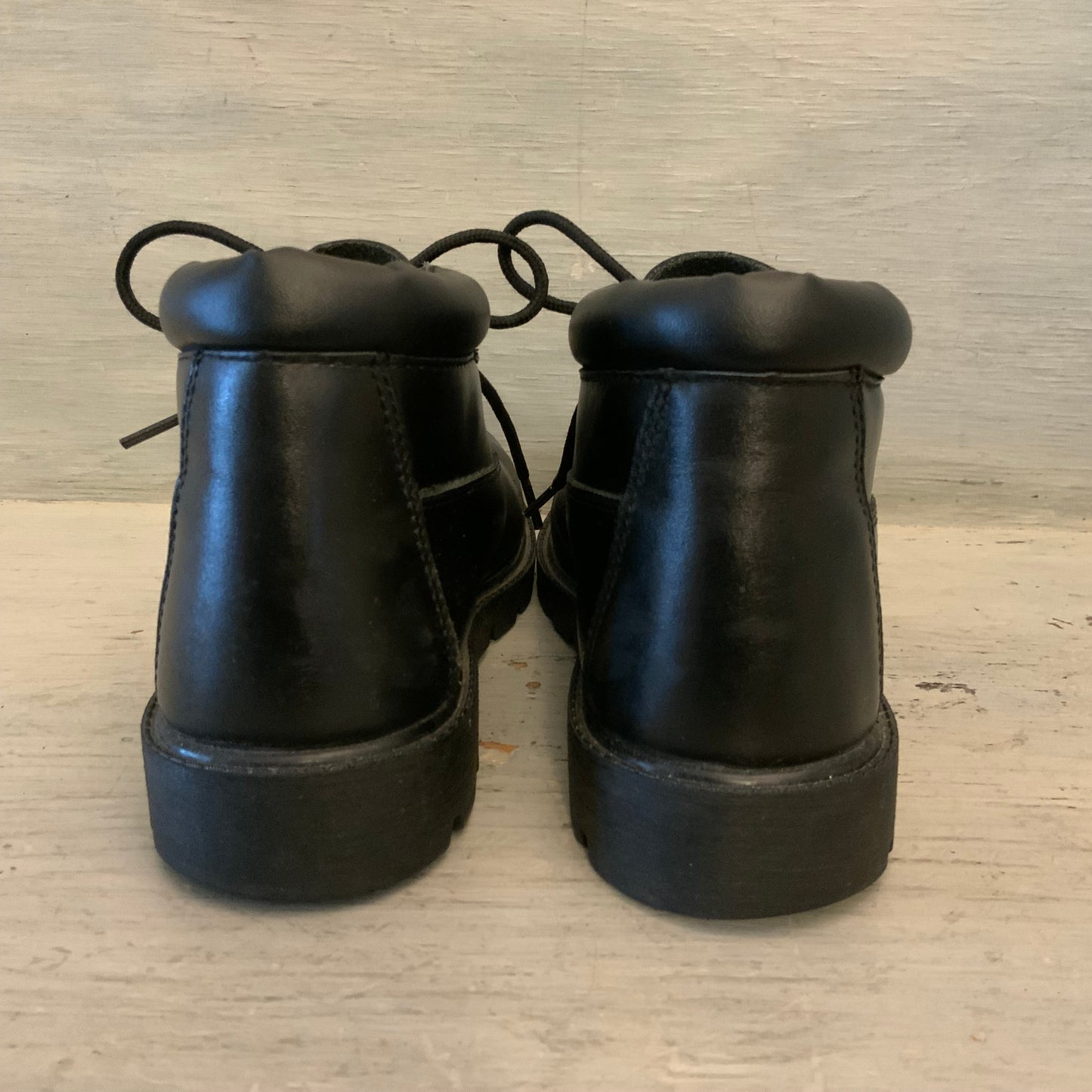 Timberland Women’s Genuine Black Leather Waterproof Chukka Boots Size 5 Good Condition