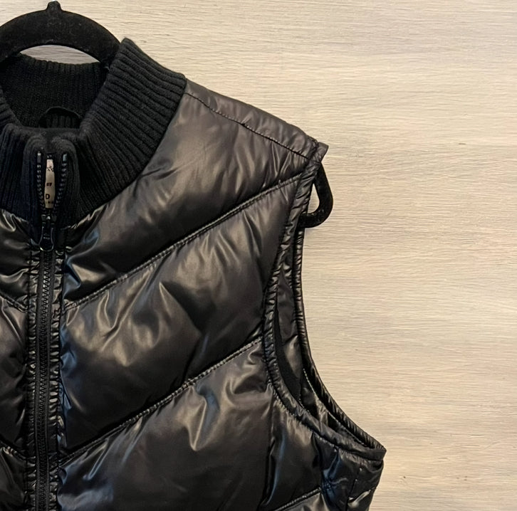 Old Navy Black Puffer Outerwear Vest Size XL Good Condition