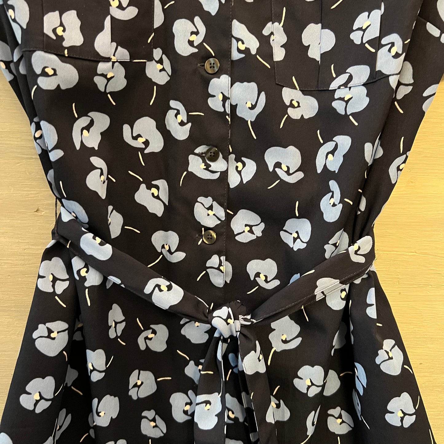 Draper James Blue Floral Print Tie Waist Button Down Knee Length Shirt Dress Size 8 Good Condition