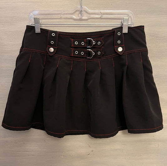 Forever 21 Black Pleated Mini Skirt w/ Silver Tone Faux Buckles Size Large Good Condition