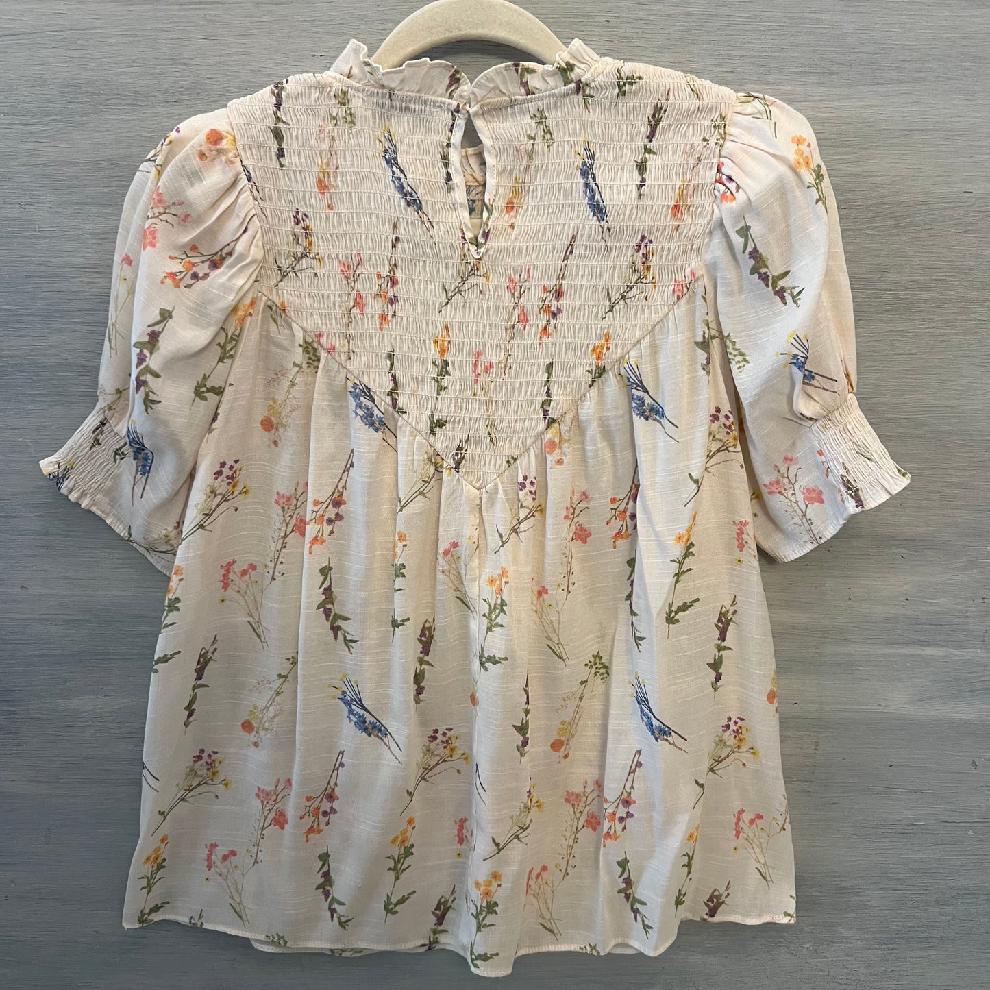 Rose & Olive Flowy Floral Print Ruffle Collar Blouse Size Small Like New