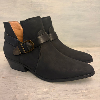 Wonderly Faux Suede "Fonda" Black Ankle Boot Booties Size 10M Good Condition