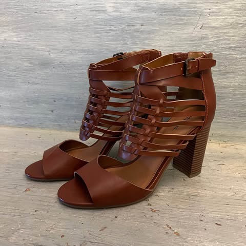 Indigo rd. Brown Faux Leather Gladiator Chunk Heels Size 10 Like New