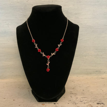 Elegant Dark Romance Rose & Vine Y Shaped Pendant Necklace 15.5-18.5" Good Condition