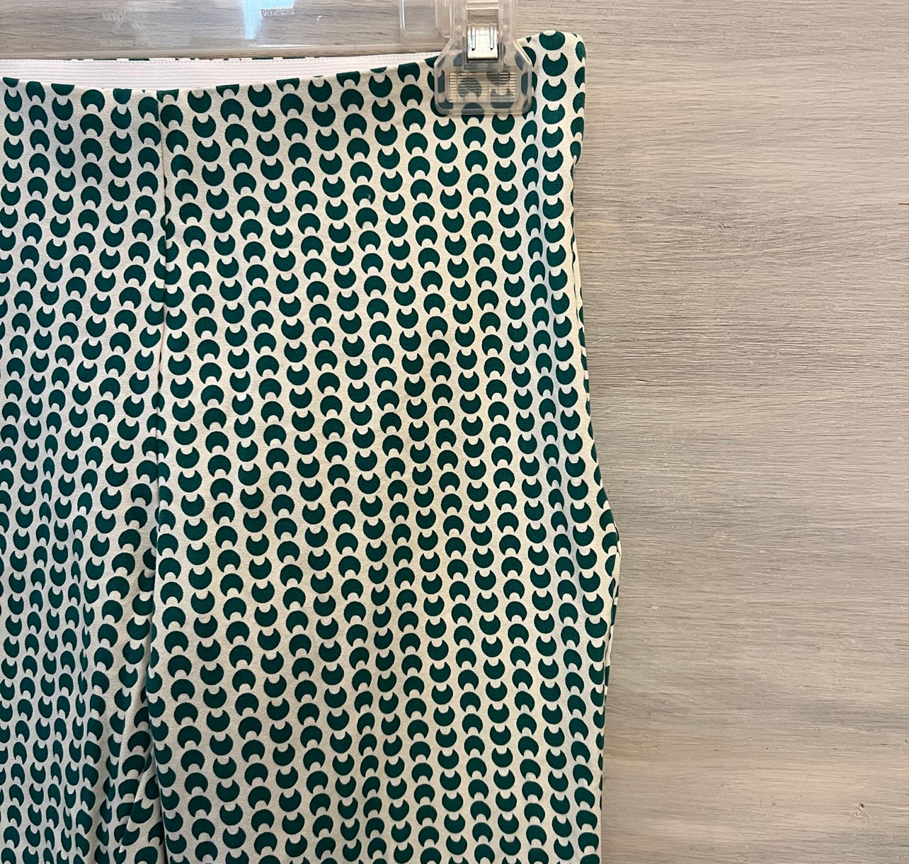 a new day Green White Crescent Moon Pattern Skinny Pants Size 6 Good Condition
