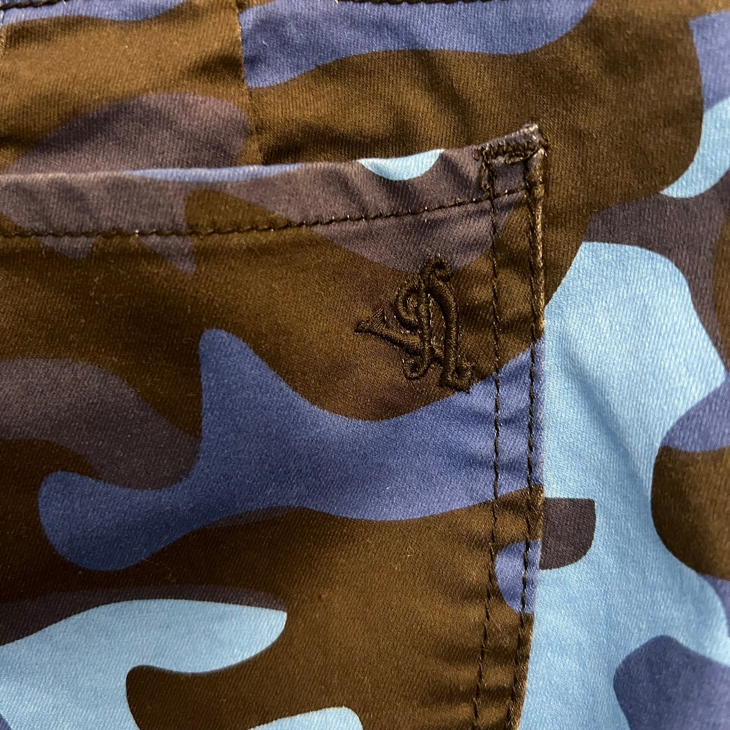 VIP Jeans Sculpting Stretch Camo Cargo Cropped Jogger Pants Size 17/18 New with Tags