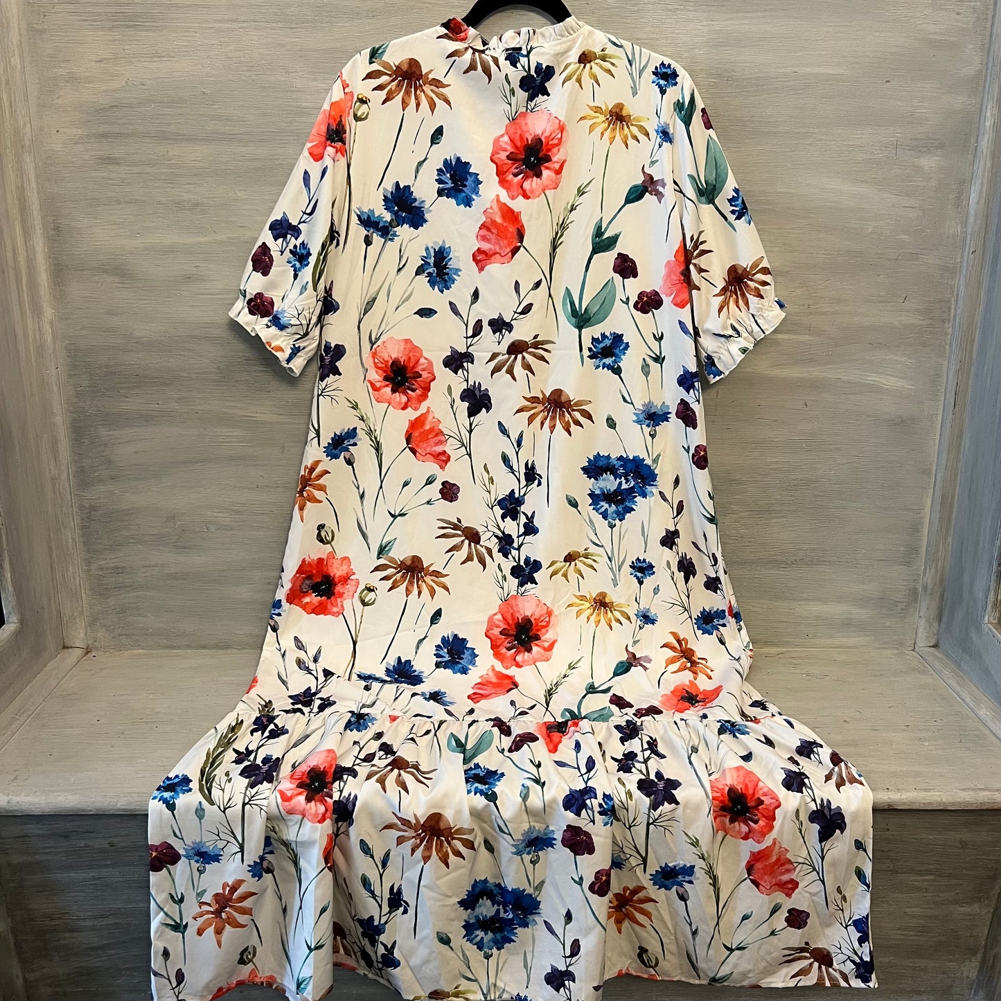 White Multicolor Flower Print Lightweight Flowy Maxi Dress Size 2XL Good Condition
