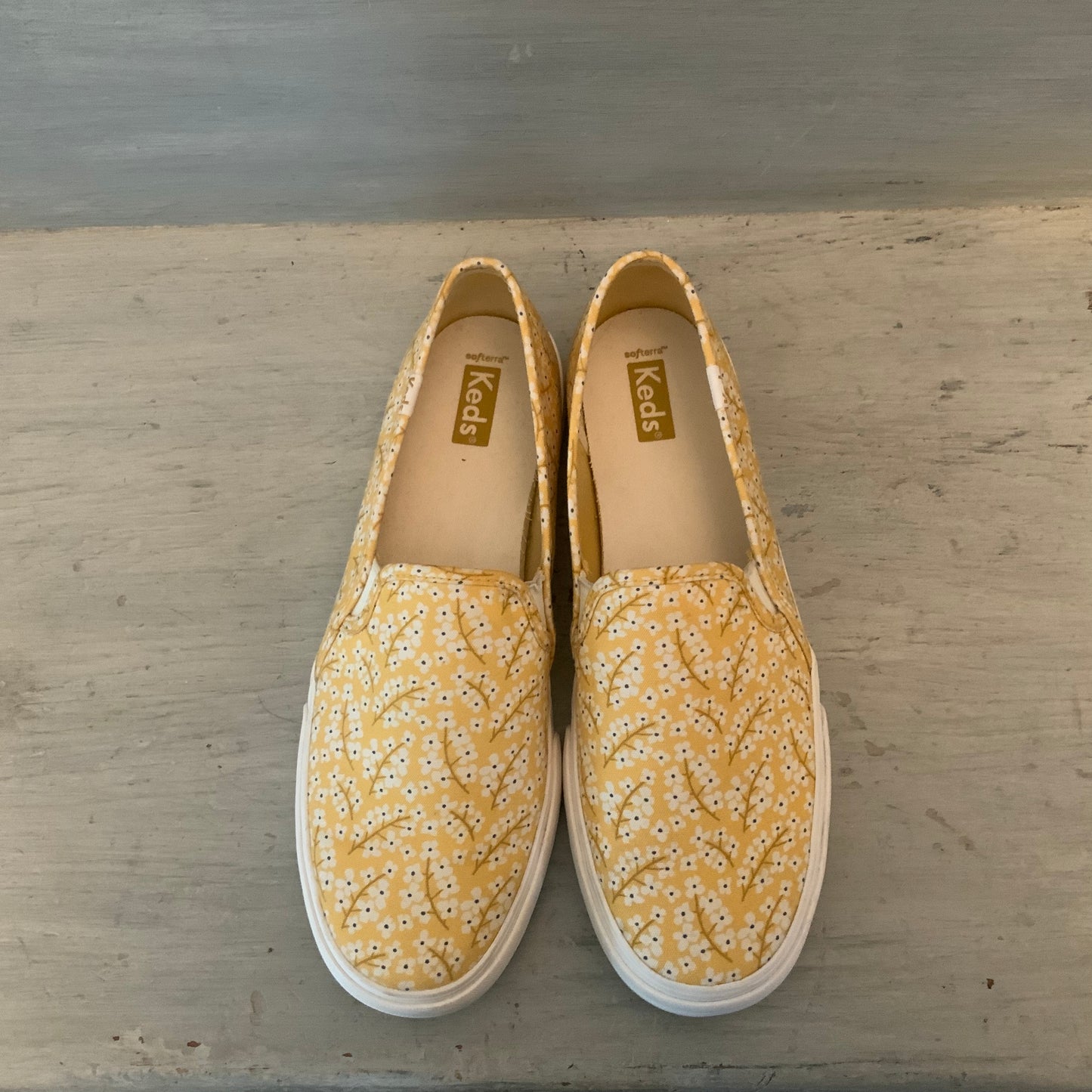 Keds Yellow Floral Print Canvas Slip On Fashion Sneakers Size 10 Good Condition