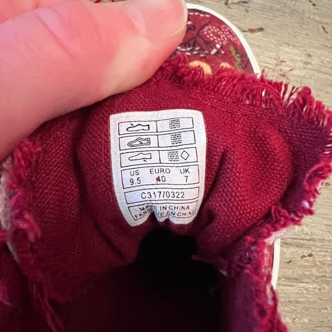 Rocket Dog Burgundy Floral Print Slip On Canvas Sneakers Size 9.5 Good Condition
