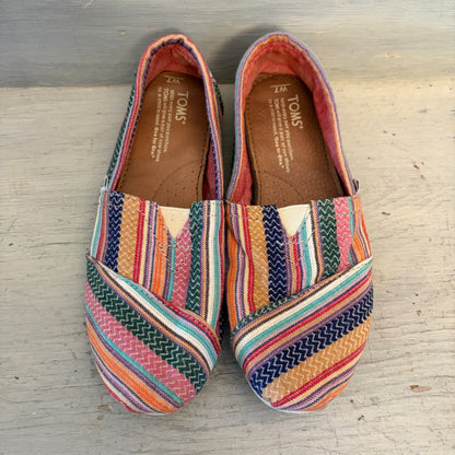 Tom’s Women’s Colorful Canvas Flat Slip On Shoe Size 7 Good Condition