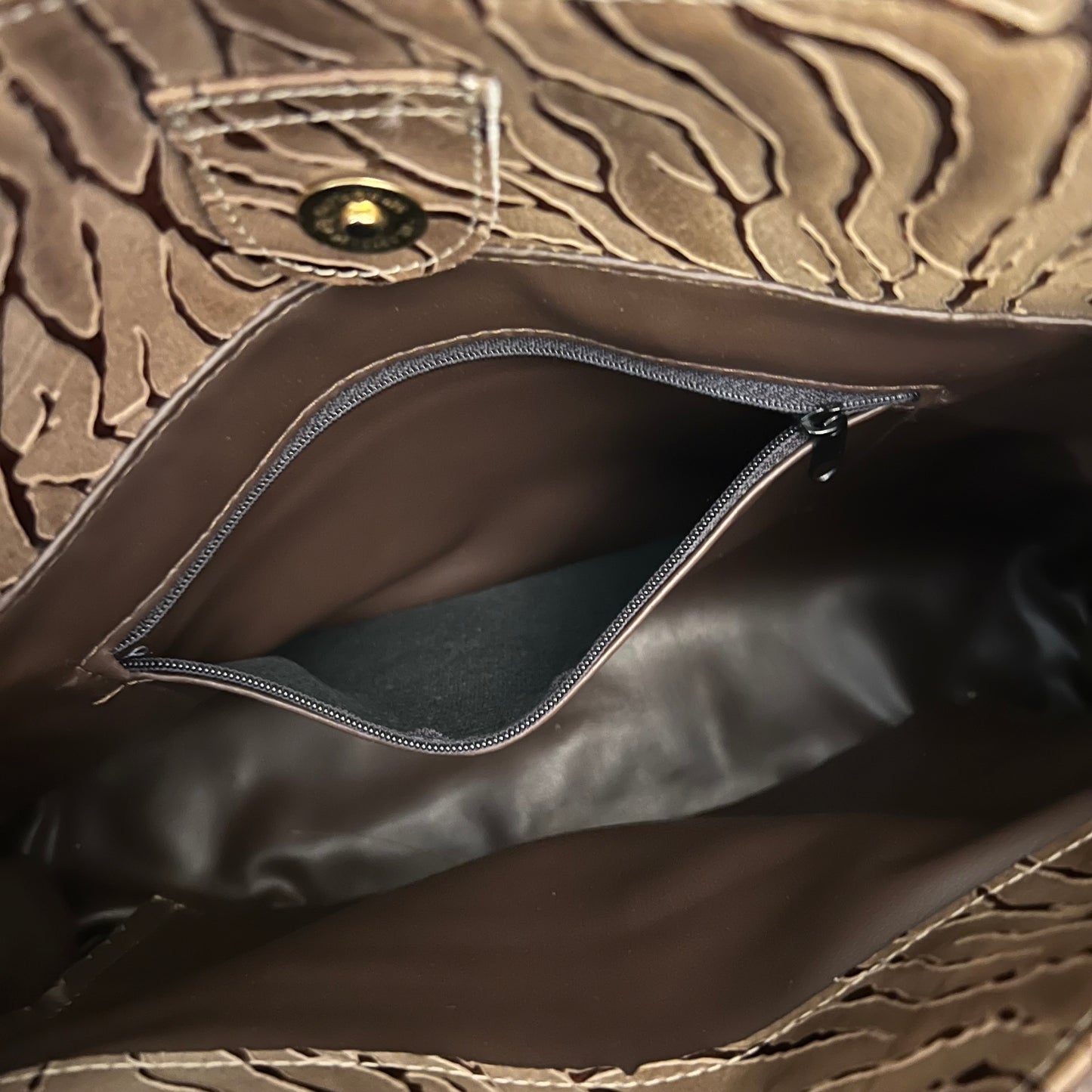 Faux Leather Tan Organic Pattern Shoulder Bag Purse 14x13x6 Like New