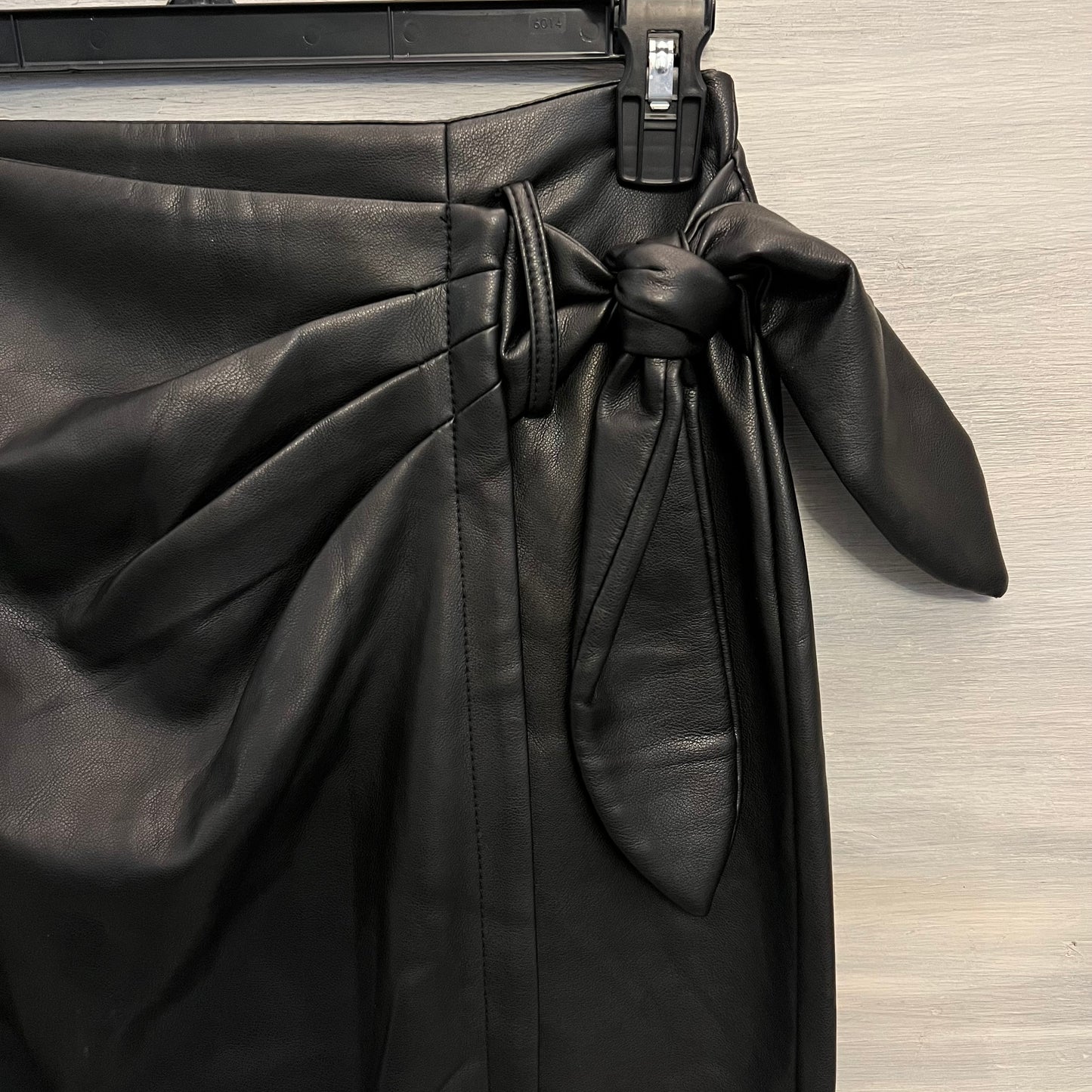 INC International Concepts Black Faux Leather Ruched Wrap Pencil Skirt Size6 Like New