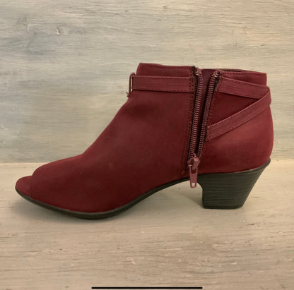 Easy Street maroon Open Toe Ankle Bootie Boots Size 7 Good Condition
