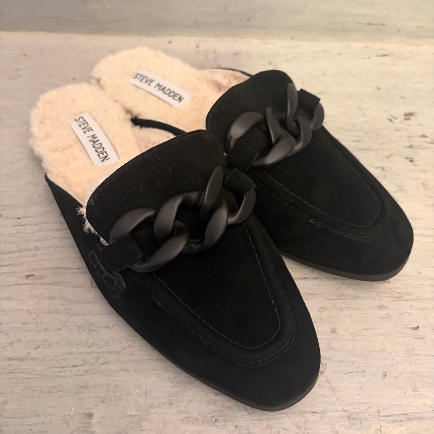 Steve Madden Black Suede Cally Mule Loafers with Chunky Chain Accent Size 7 Good Condition