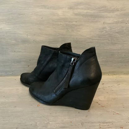 Jessica Simpson Black Suede Wedge Booties Size 5 Good Condition