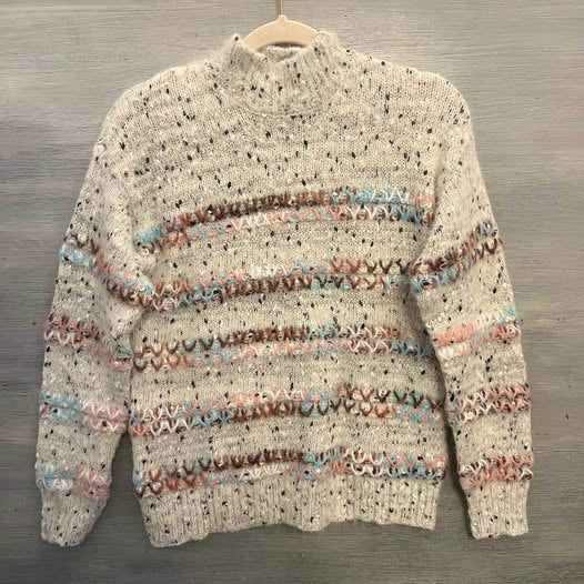 Maurices White Eyelash Cross Stitch Stripe Crew Neck Sweater Size Small Like New
