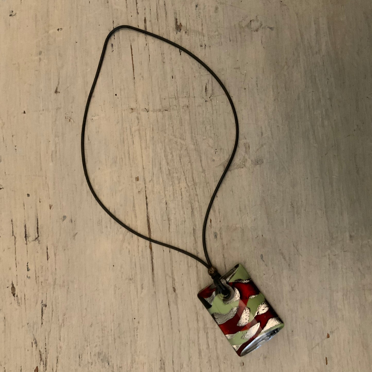 Green Red Silver Abstract Rectangular Glass Stone Pendant Necklace Good Condition
