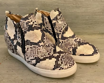 Outwoods Faux Snakeskin Fashion Mid Top Sneaker Black White Double Side Zip Size 10 Good Condition