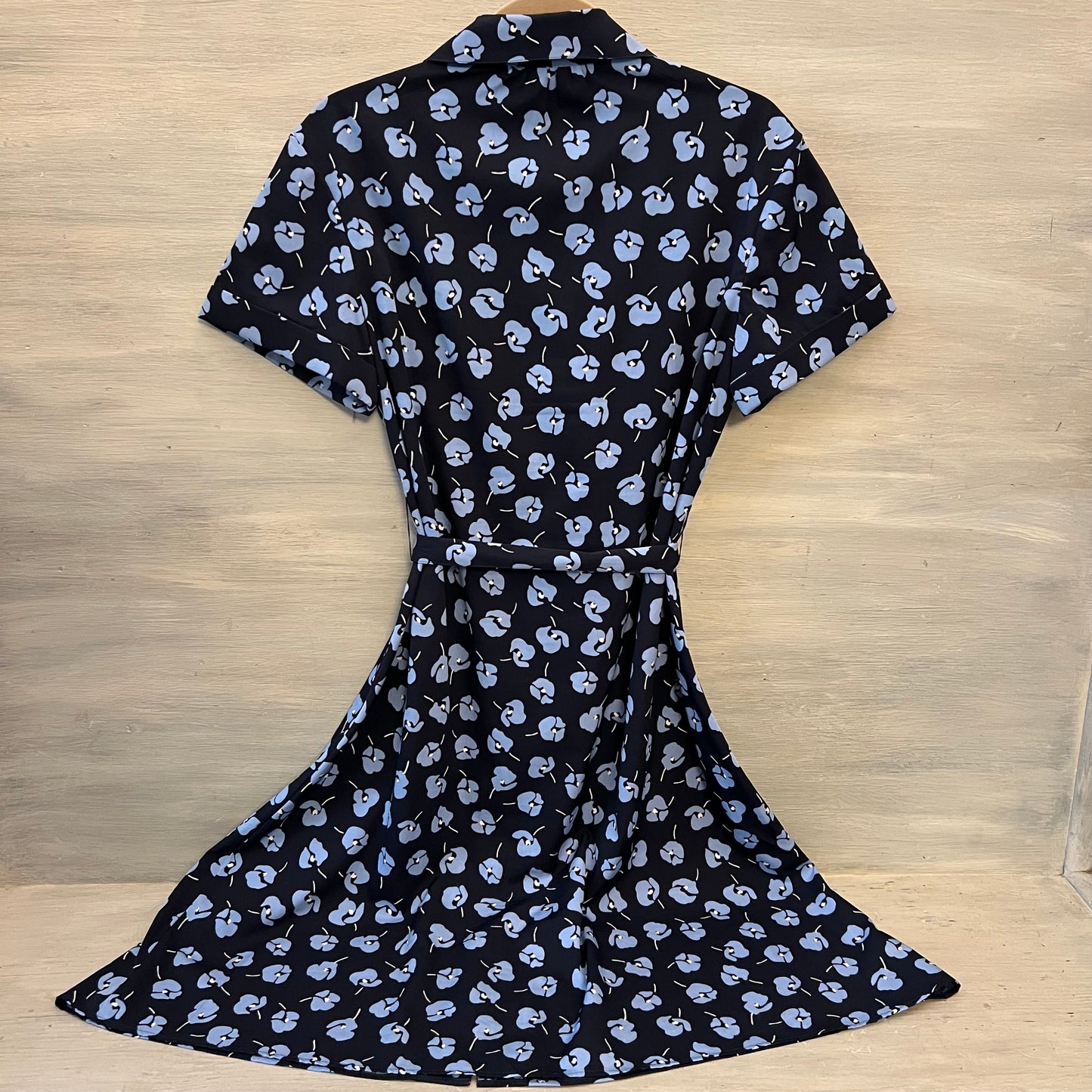 Draper James Blue Floral Print Tie Waist Button Down Knee Length Shirt Dress Size 8 Good Condition