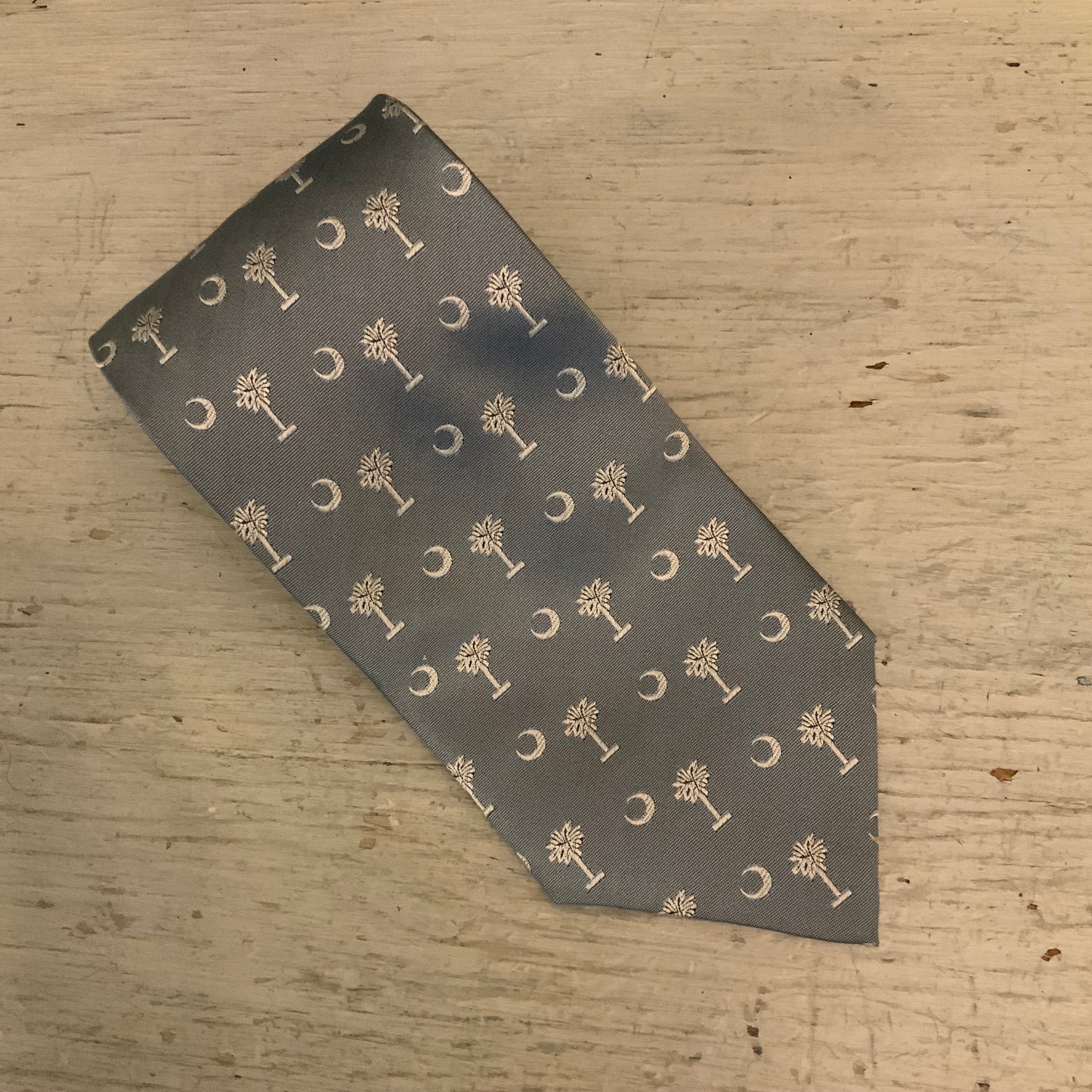 Ties by gramling Blue/White South Carolina Palmetto Moon Print XL Necktie 63" Good Condition