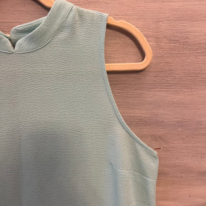 Mud Pie Mint Green Sleeveless High Collar Scallop Hem Mini Dress Size Medium GC