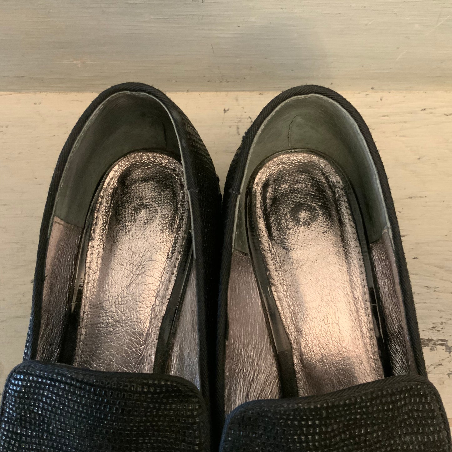Adrianna Papell Prince Black Full Leather Studded Slipper Loafers Size 8.5 Good Condition