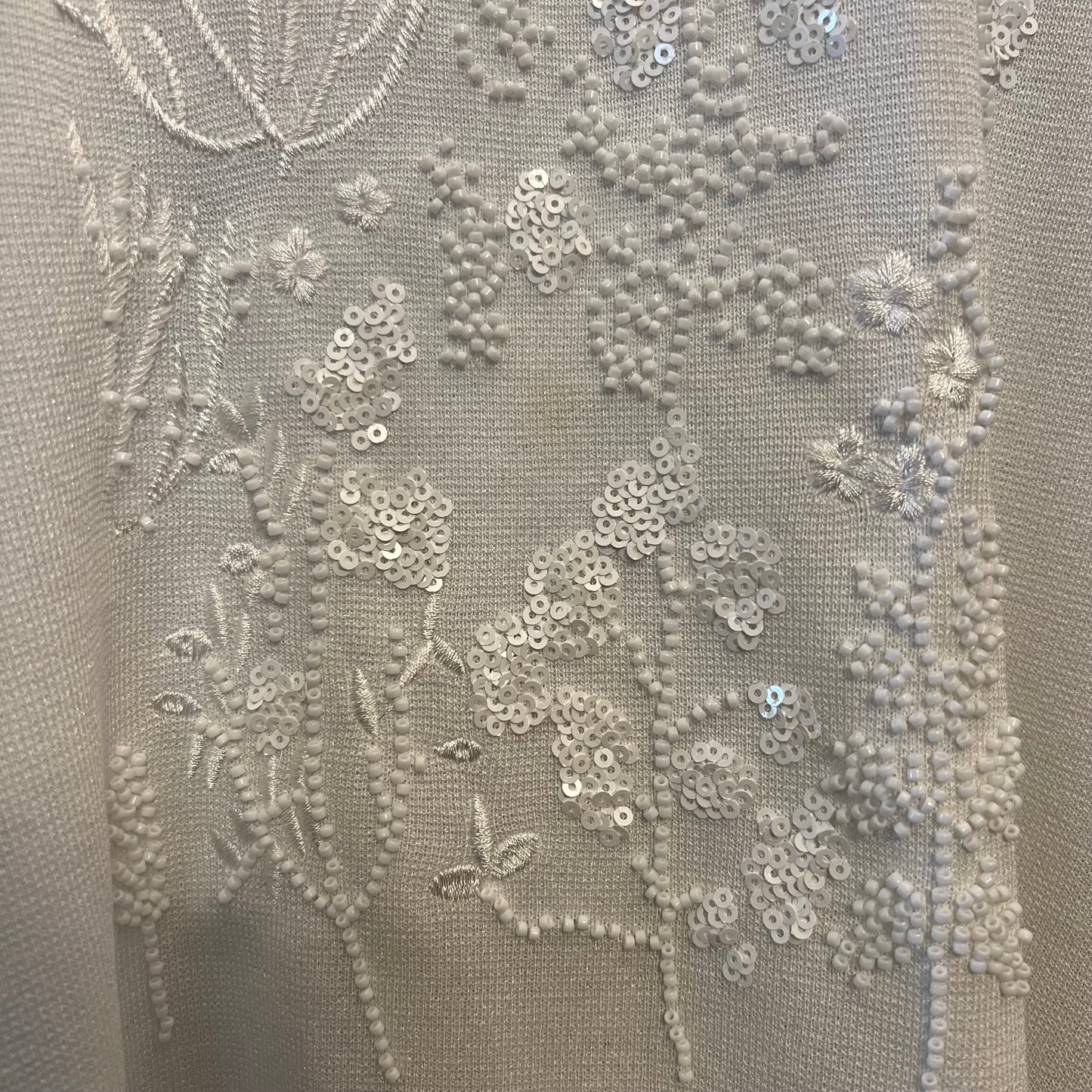 Anne Klein White Knit Floral Embellished Cap Sleeve Sweater Size Medium Good Condition