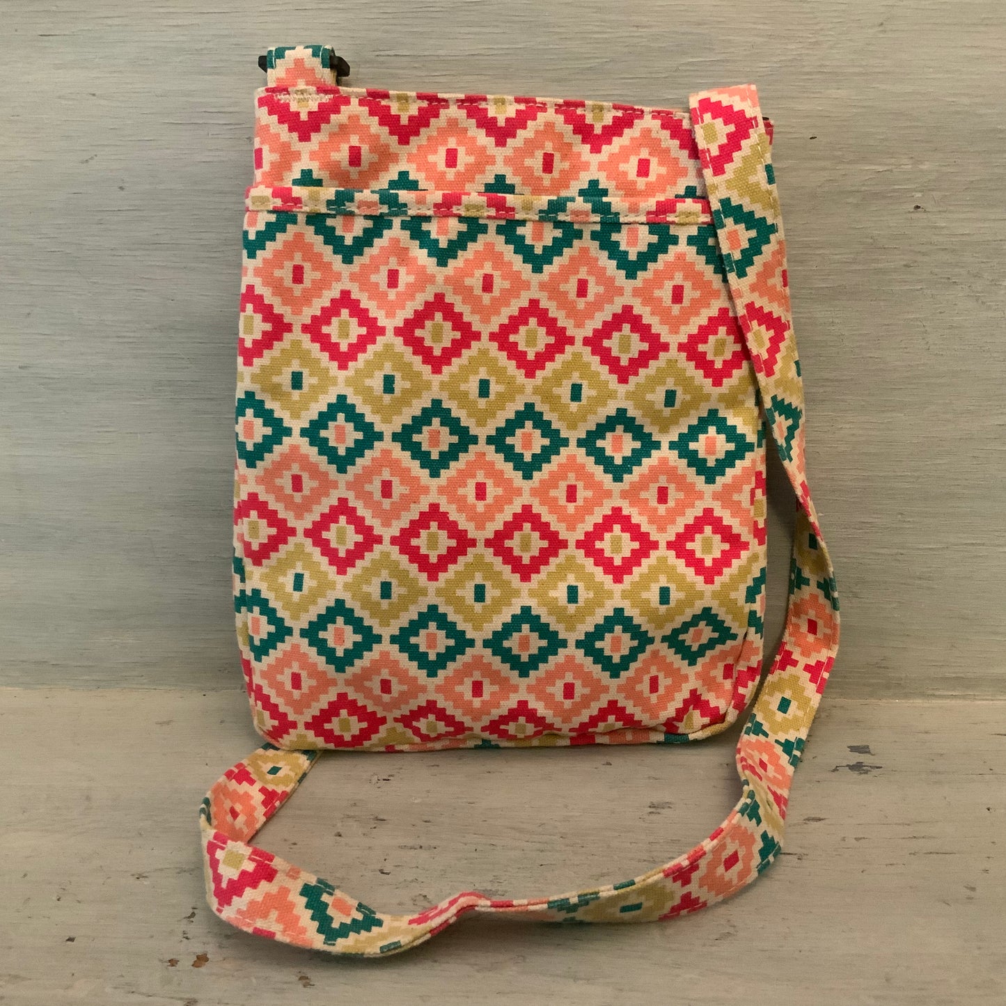 Kavu Canvas Multicolor Southwest Geometric Print Crossbody Bag Purse Good Condition